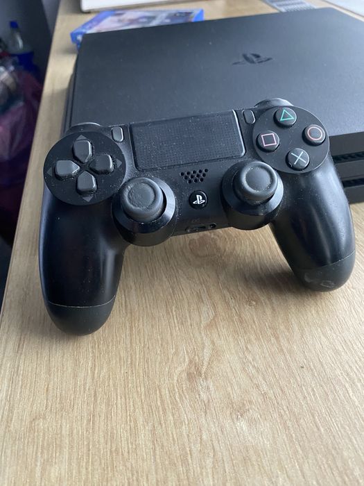 Vand PS4 Pro.