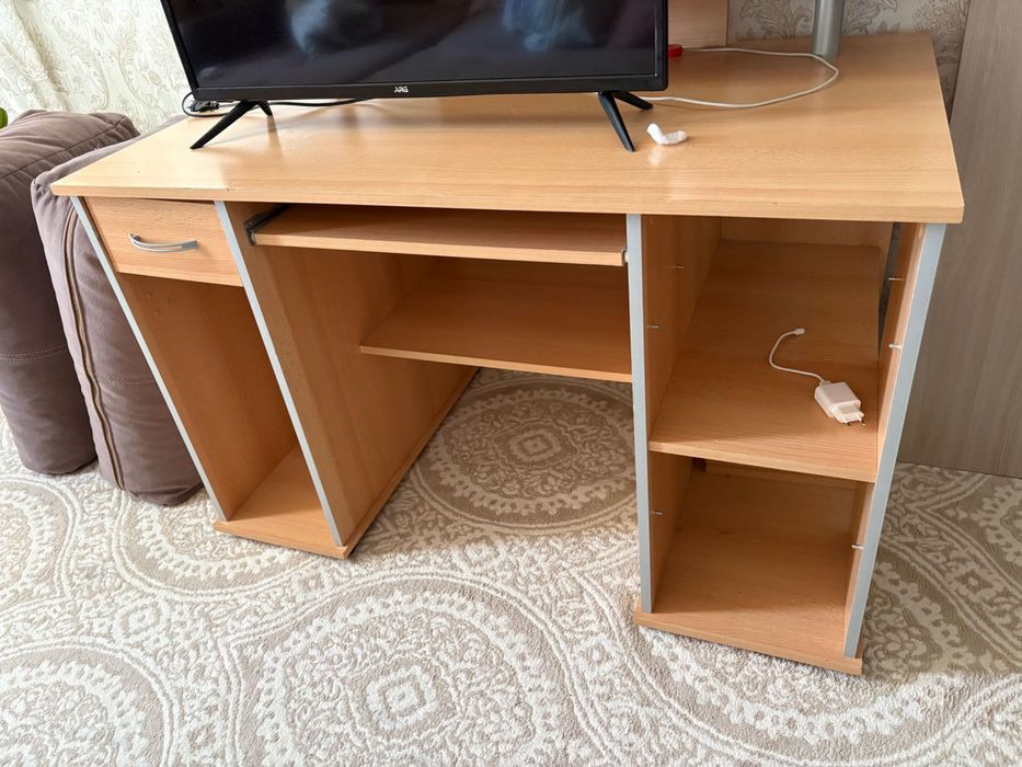 Стол компьютерный/письменный