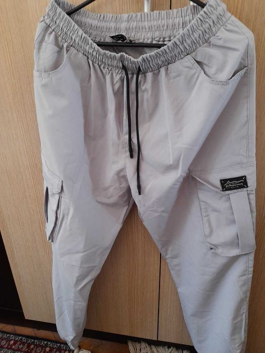 Продават се панталони МЪЖКИ само на 12 лева