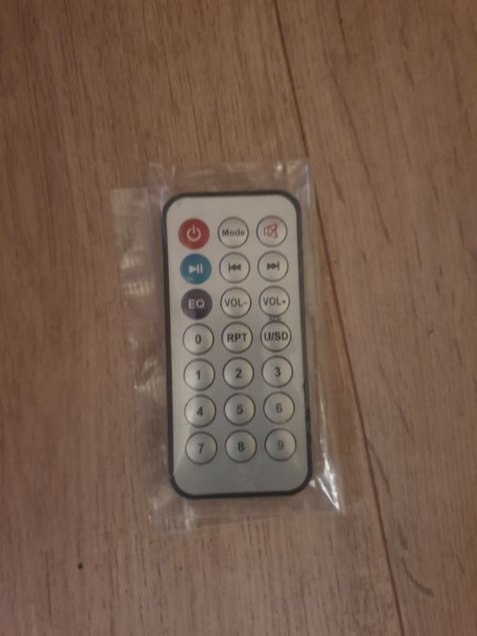 Пульт на  Sony и Speaker.