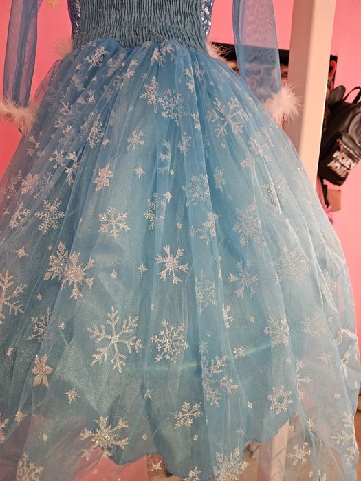 Рокля на Елза р-р 7-9г.