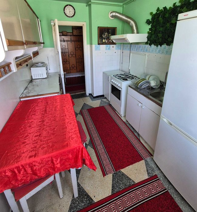 De inchiriat :Apartment 3 camere cu balcon, 125mp