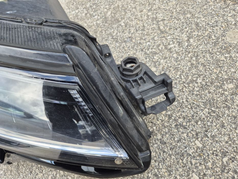 Десен фар Skoda Karoq Шкода фарове