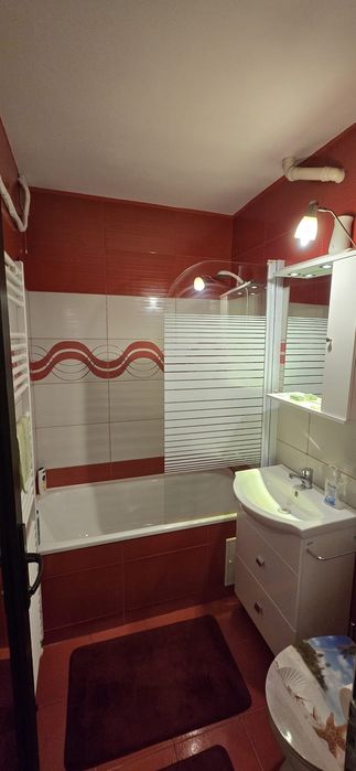 Inchiriez Apartament 2 camere,zona Piata Mare !