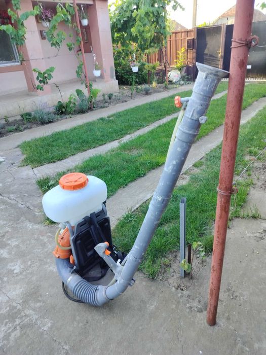 De vanzare doua atomizoare