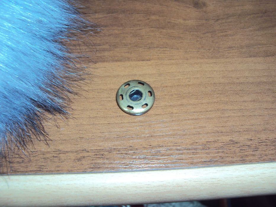 Помпон на шапку.