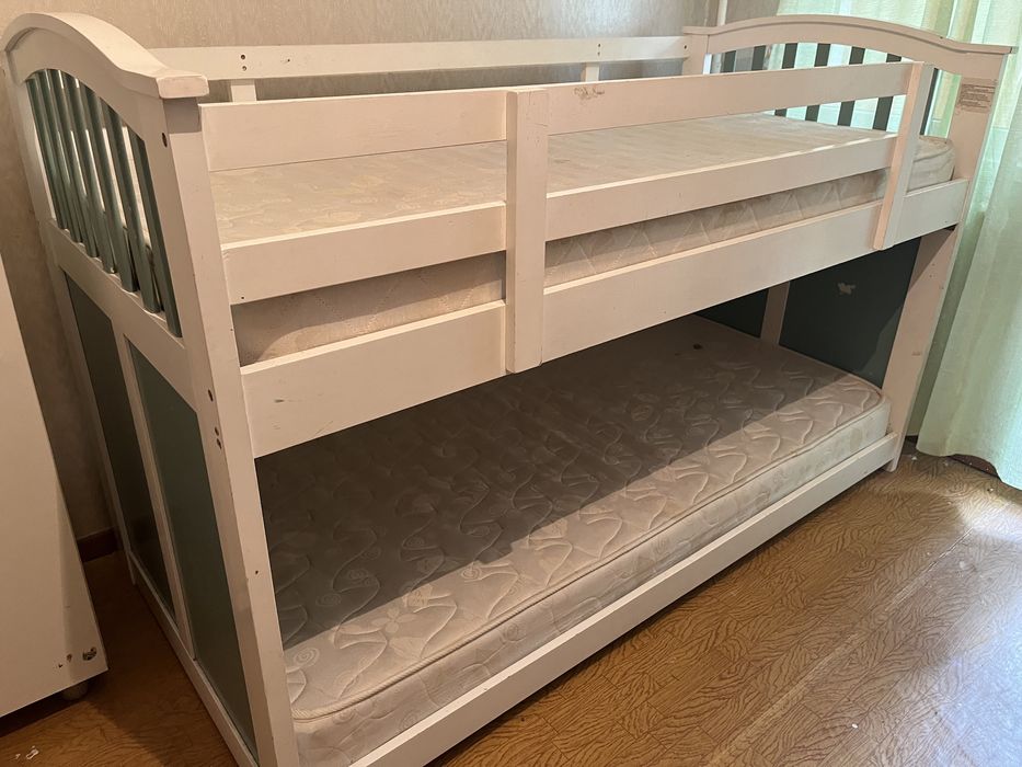 двухъярусная кровать