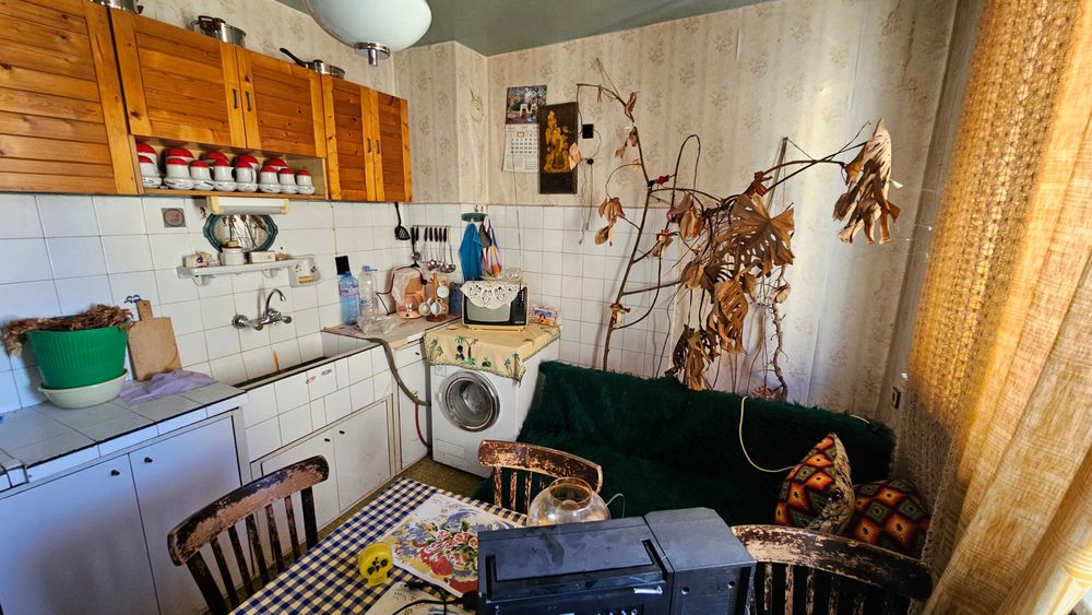 Продава се Двустаен апартамент в Разград, Център - 76 кв.м за 1040 €/кв.м - Снимка #5