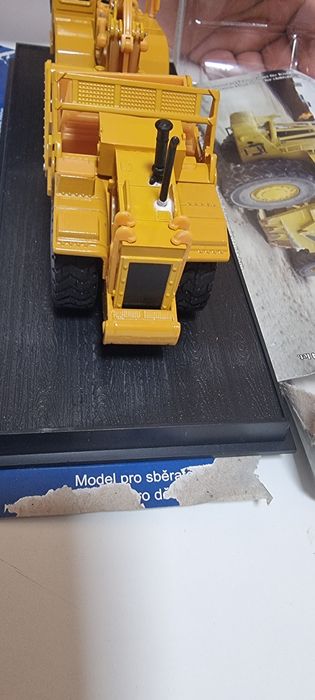 machetă tractor scraper