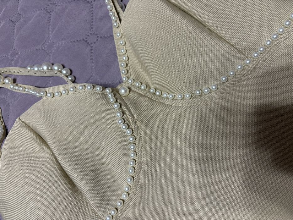 Дамска рокля с перли