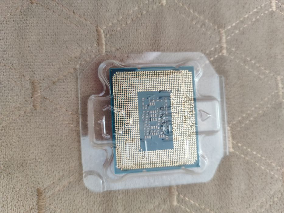 Процессор Intel Core i5-12400F