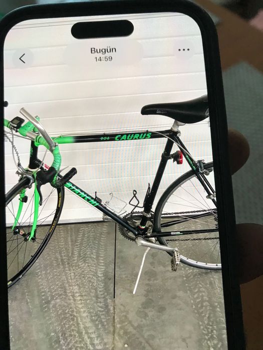 Продавам шосеен велосипед BIANCHI