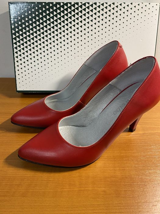 Pantofi de piele cu toc