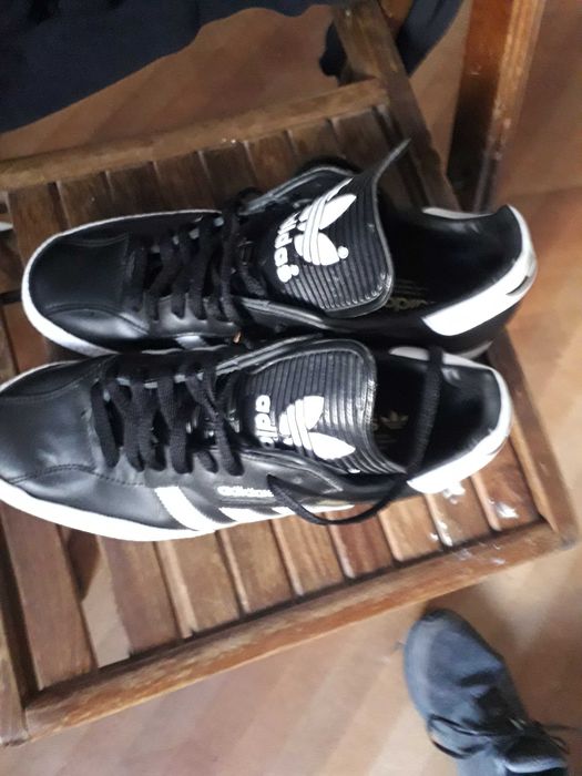 Продавам оригинални маратонки Адидас закупени от Глазгоу цена 100 лева