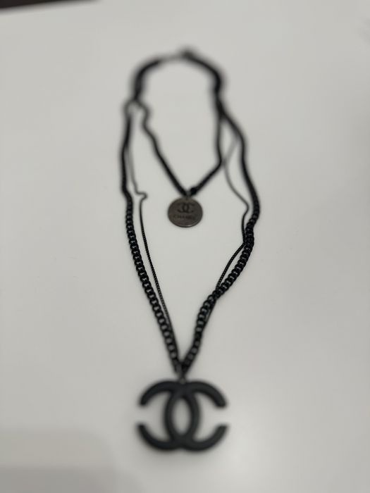 Colier Chanel de metal negru