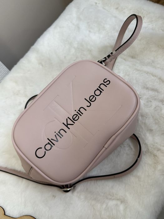 Дамска малка чанта Calvin Klein