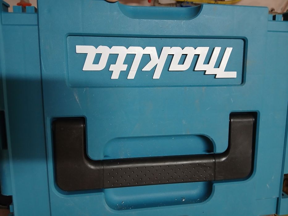 Болгарка и шруппавер 2 в 1 продам.