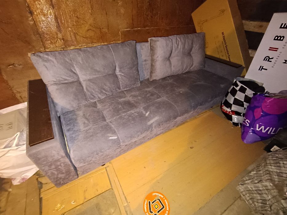 Диван, раскладной.