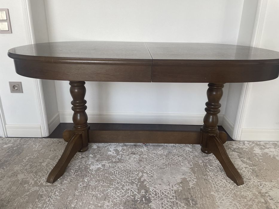 Продам качественный стол