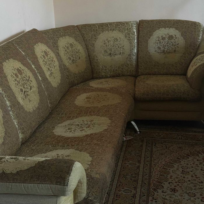 Продам диван угловой с креслом