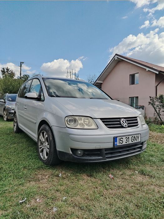 Volkswagen Touran diesel, 2.695 € — imagine 3
