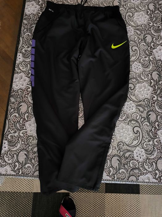 Оригинално долнище NIKE