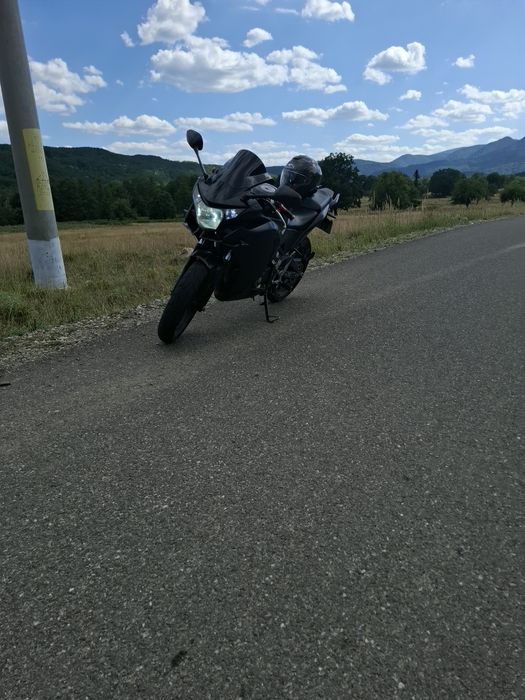 Vand Honda cbr 125 r an 2011