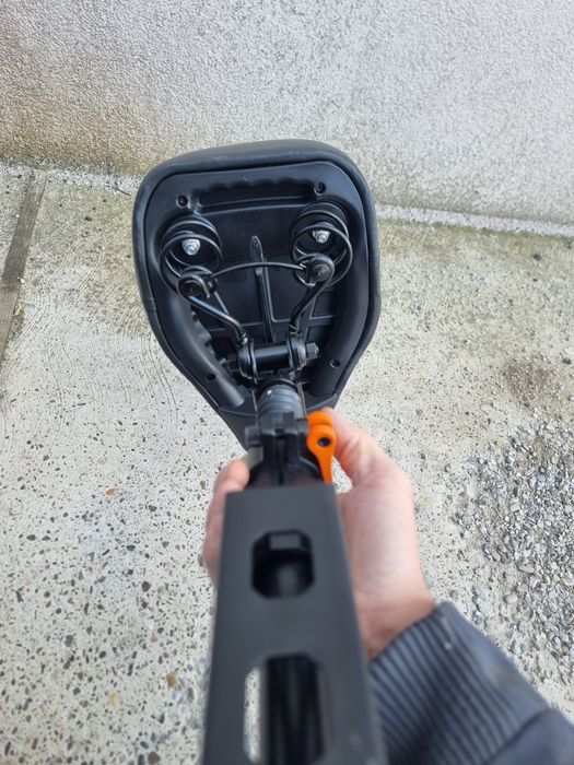 Scaun trotineta electrica