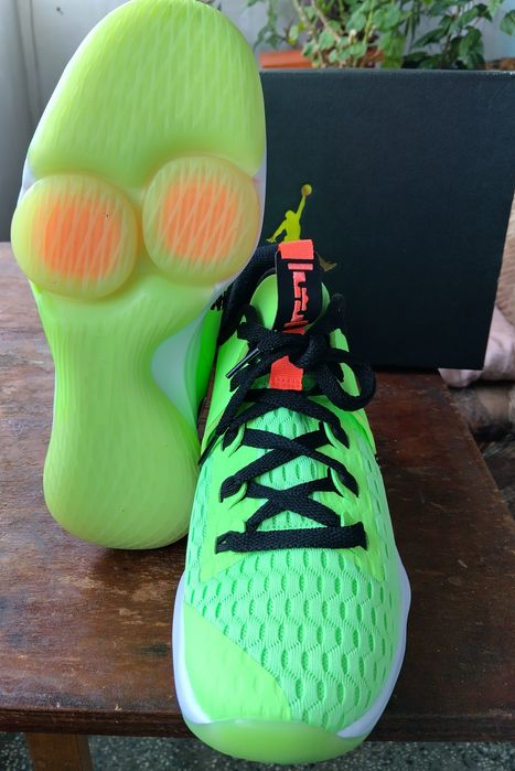Nike Lebron Witness V 5 Grinch Lime Glow Volt Black White Shoes