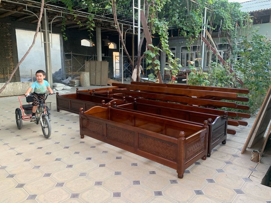 Tobut. Anbar. Oxirgi yo'lga kuzatuvchi