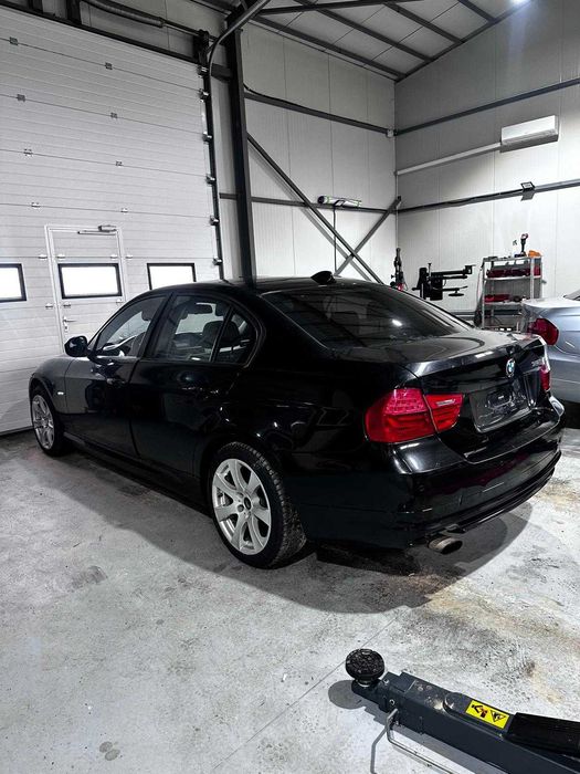 Dezmembrez BMW Seria 3 E90