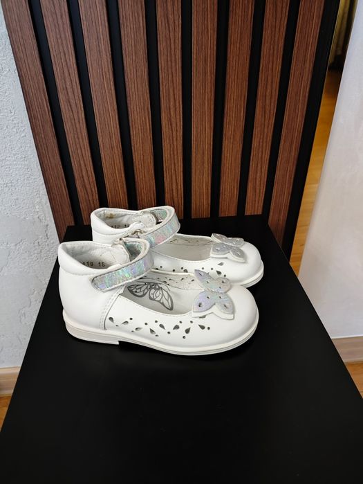 Продам детскую обувь