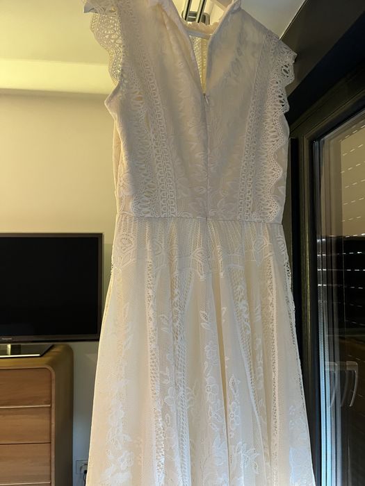 Rochie dantela superbe. Usora si purtata osongura data