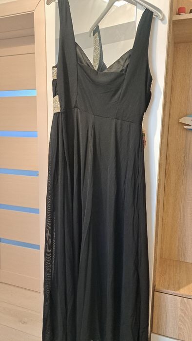 Vand rochie in stare buna