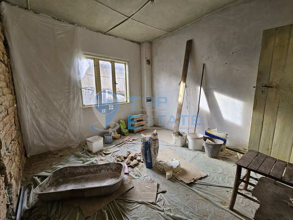 Къща с вътрешна тоалетна и частичен ремонт в село Ново градище, облас