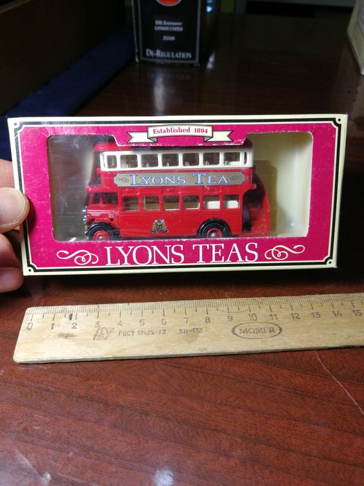 Продам сувенирный автобус.