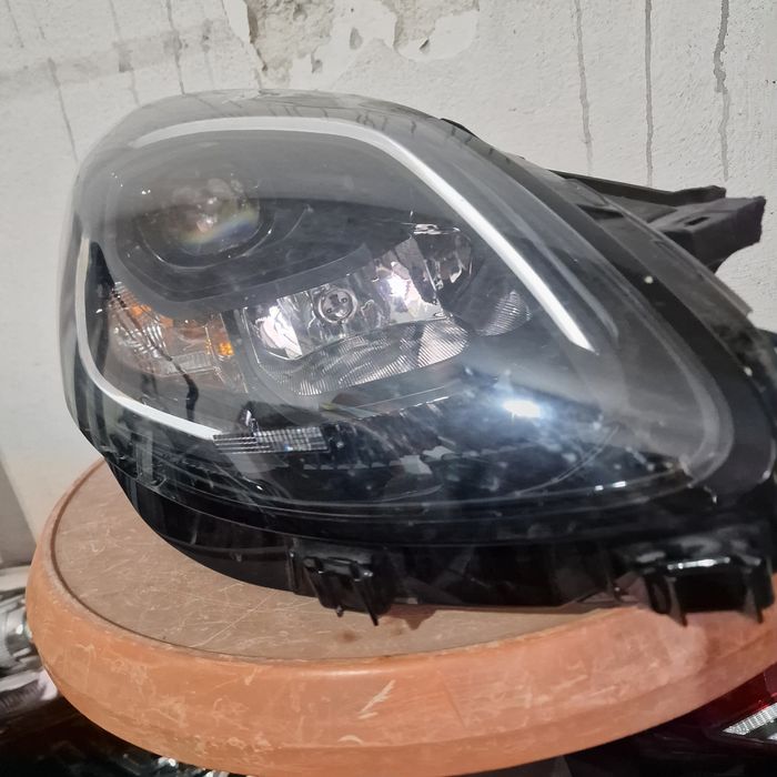 Ford PUMA 2022 десен фар