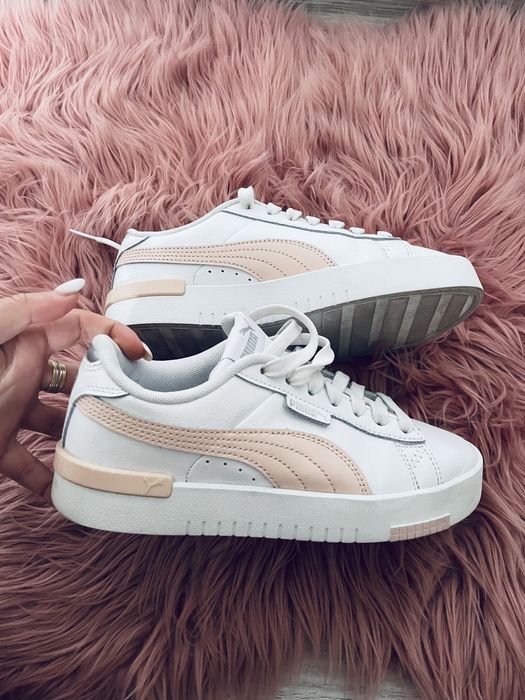 Adidasi nike si alte firme