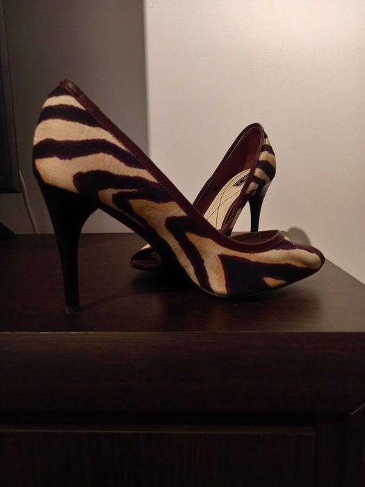Pantofi eleganți ZARA,  marimea 39