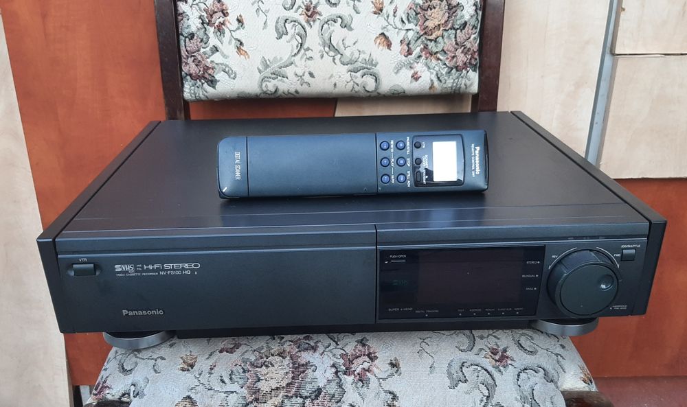 Vând videorecorder panasonic stereo nv-fs100 în stare bună impecabil