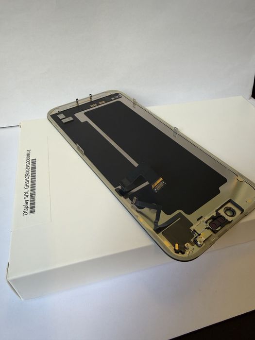 BPFR* Дисплей за 17 Pro Max -Нов- оригинален!