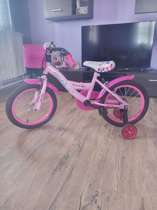 Bicicleta pentru fetița