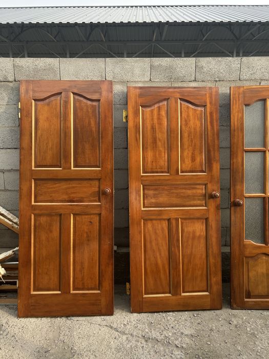 Продам дверь деревянный