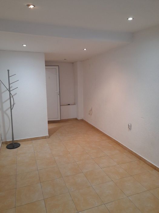 Дава се под наем  в Сандански -  кв.м за 127.5 € - Снимка #2