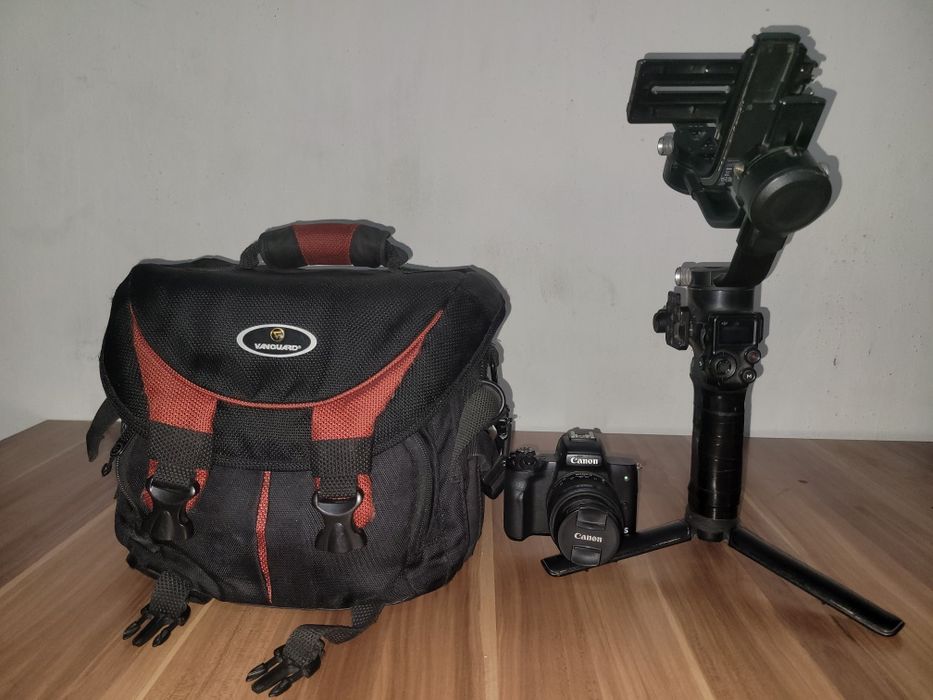 Фотоаппарат Canon M50