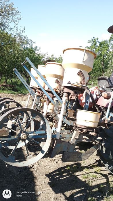 Vând semănătoare mecanică olt