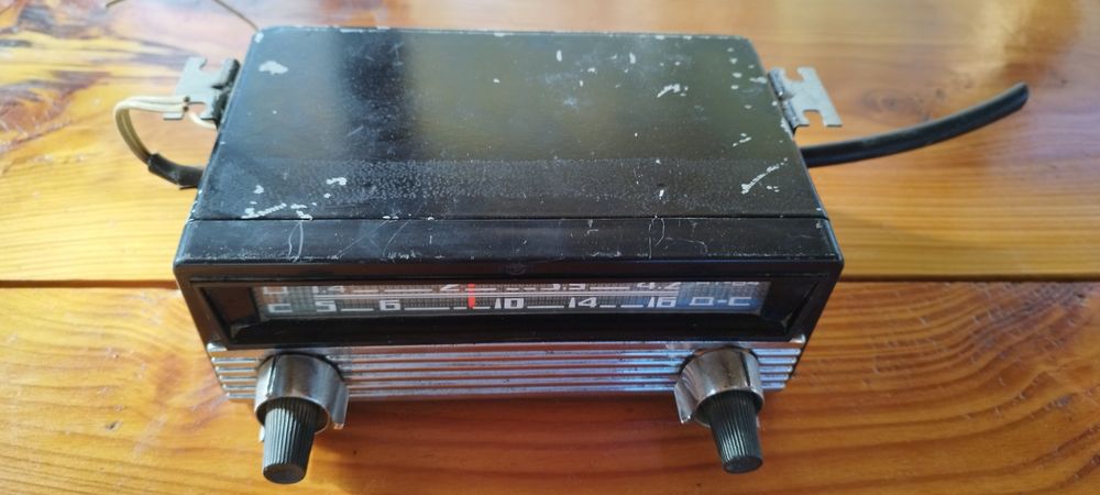 Ретро радио за кола