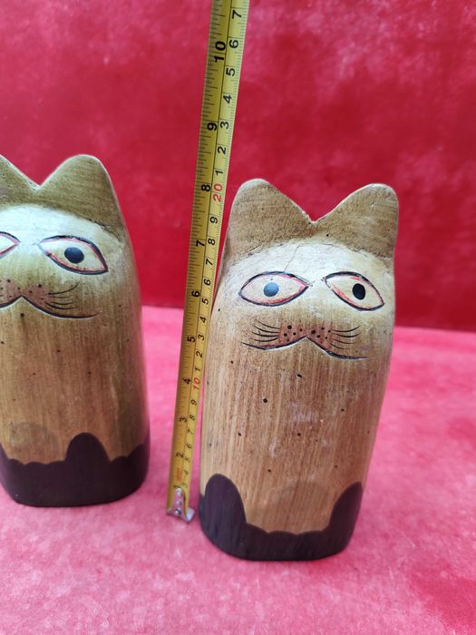 pereche pisici din lemn