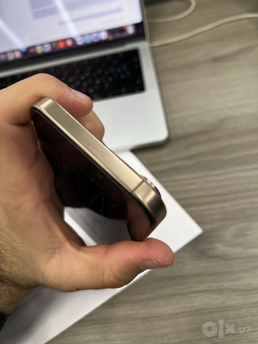 Iphone 16 pro max gold