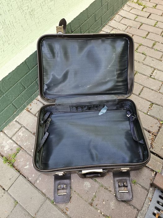 Чемоданы дипломат